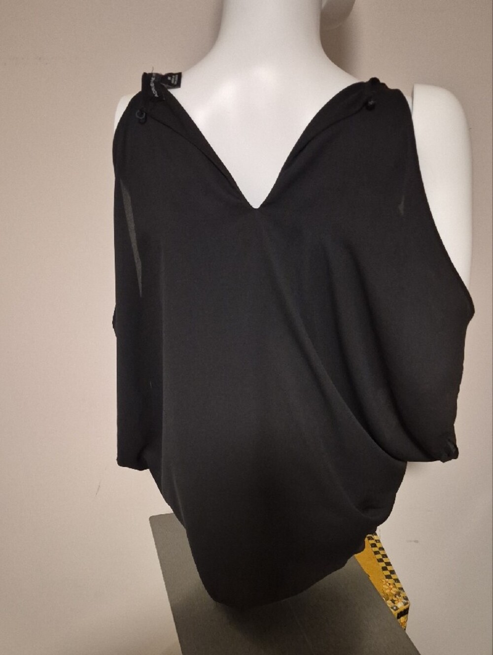 Adrienne Vittadini Black Sleeveless Draped Blouse - Picture 5 of 5